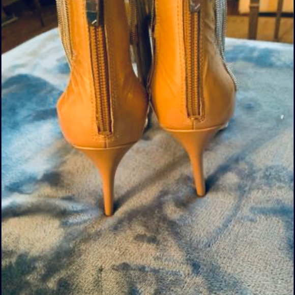 Stunning~Statement Dress Sandals - Picture 6 of 6